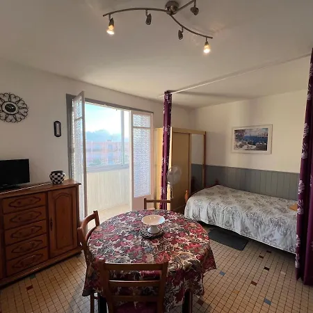 Vue Avec Loggia Et Parking Apartman *